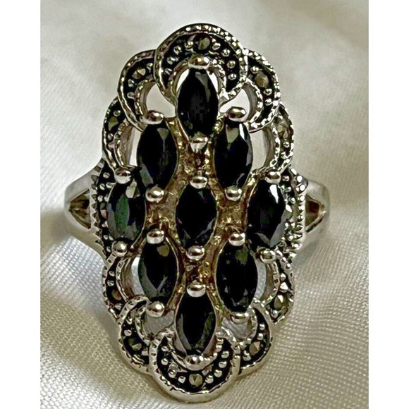 Jewelry - SILVER TONE OVAL COCKTAIL RING BLACK STONES IN MARCASITE SETTING SZ 7